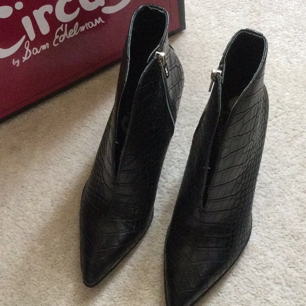 SOLD NIB Circus by Sam Edelman Colleton Booties - Picture 3 of 9